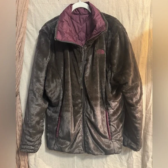 The North Face Women’s Burgundy Quilted Reversible Jacket - NWOT - Picture 3 of 7